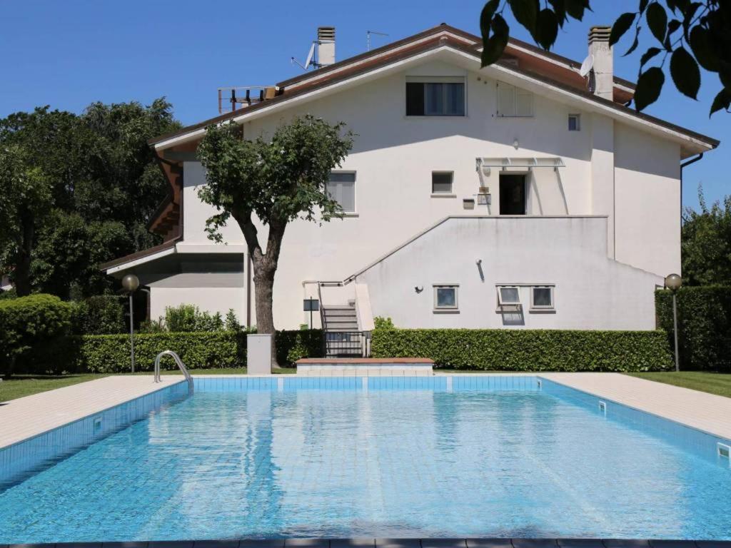 Vega Bilocale Con Piscina E Terrazza Apartment Caorle Ngoại thất bức ảnh