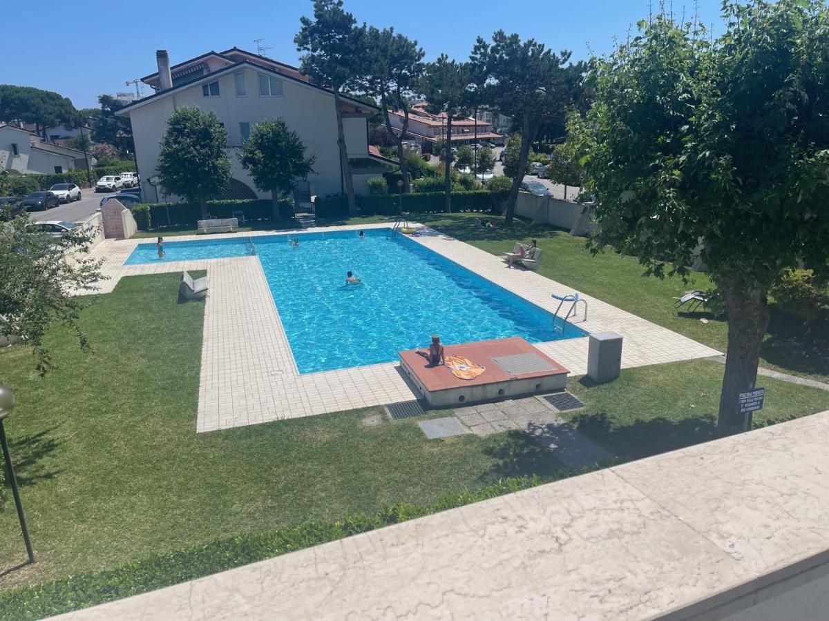 Vega Bilocale Con Piscina E Terrazza Apartment Caorle Ngoại thất bức ảnh